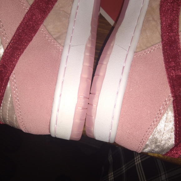 STRANGELOVE X DUNK LOW SB \'VALENTINE\'S DAY\' main image 5